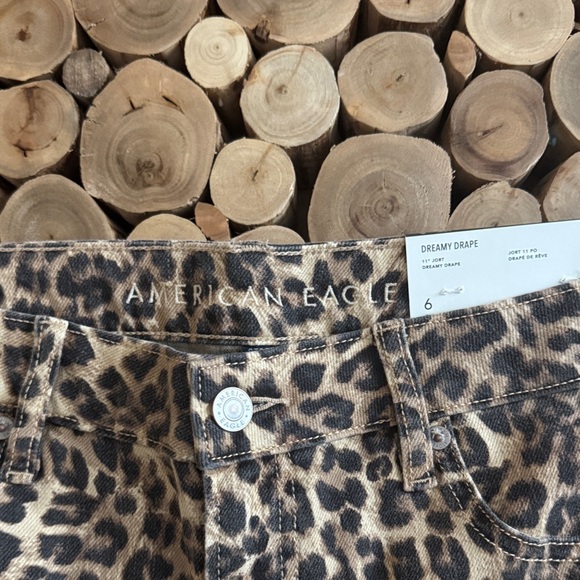 American Eagle Outfitters Leopard Print Jean Shorts NWT - Picture 2 of 4